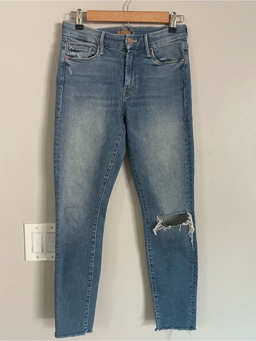 Mother The Looker Ankle Fray Jeans Anthropologie Ripped Knee Distressed Sz 26